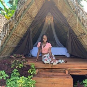 Meet your Posher, Markee